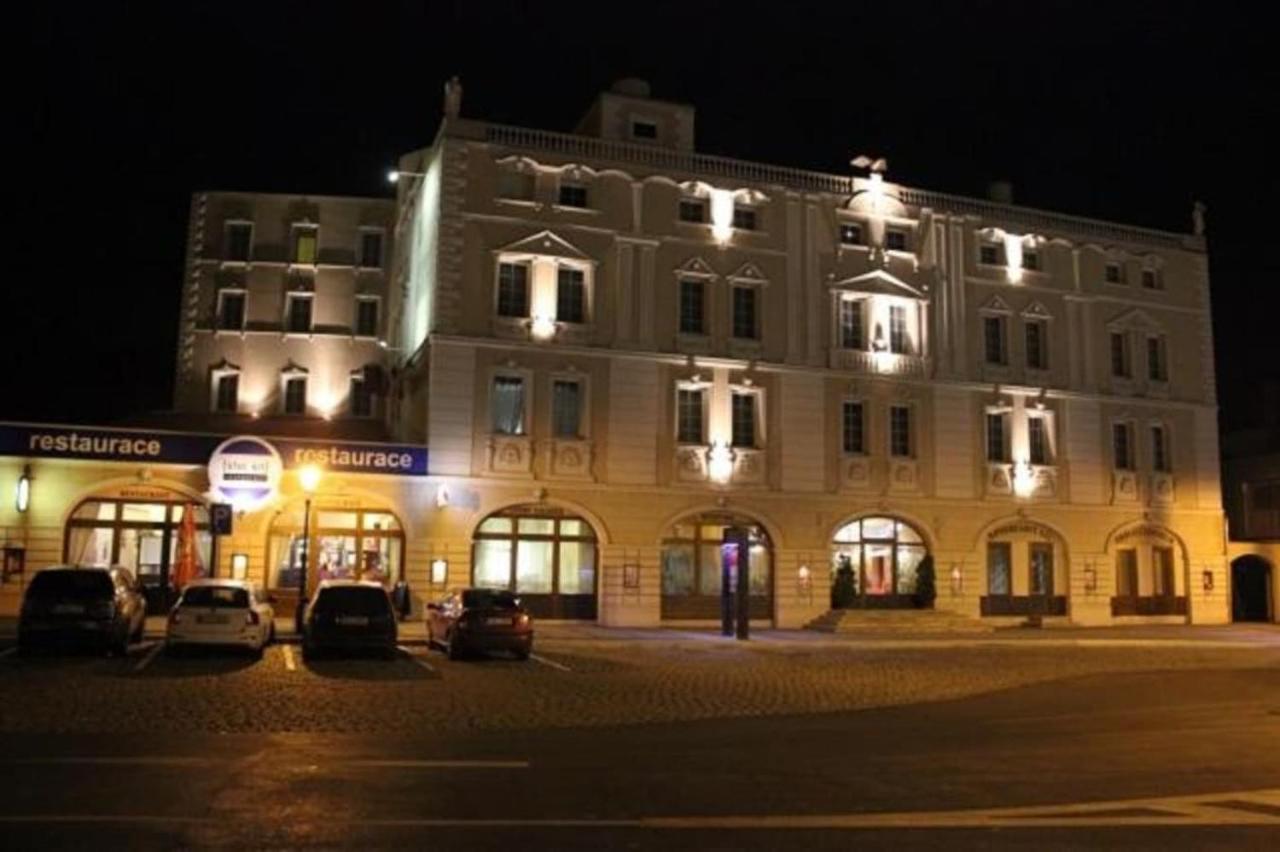 Hotel Cerny Orel Zatec Eksteriør billede